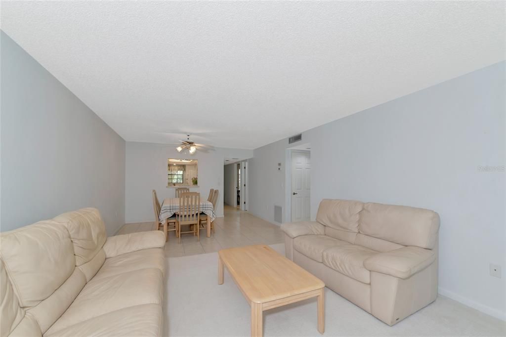 Active With Contract: $179,900 (2 beds, 2 baths, 1080 Square Feet)