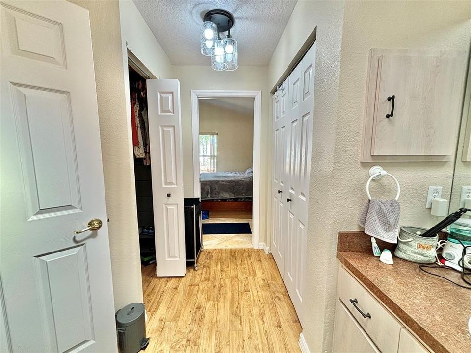 For Sale: $274,900 (2 beds, 2 baths, 1482 Square Feet)