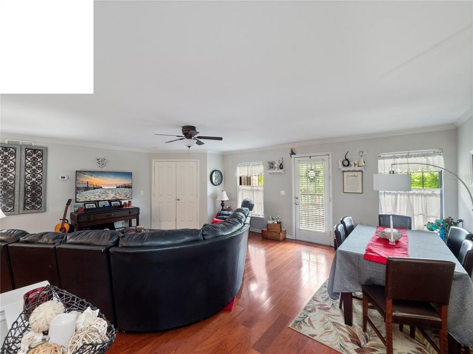For Sale: $465,000 (3 beds, 2 baths, 1622 Square Feet)
