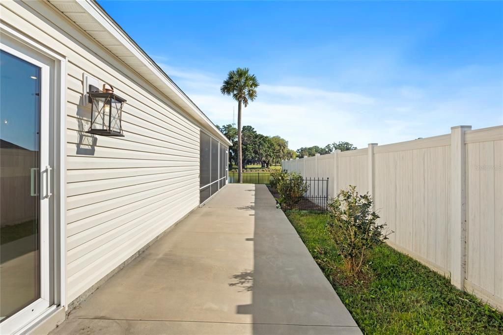Active With Contract: $550,000 (3 beds, 2 baths, 1696 Square Feet)