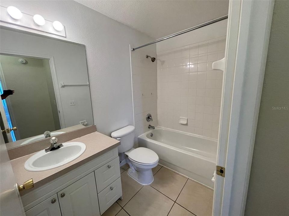 最近租的: $1,000 (1 贝兹, 1 浴室, 300 平方英尺)
