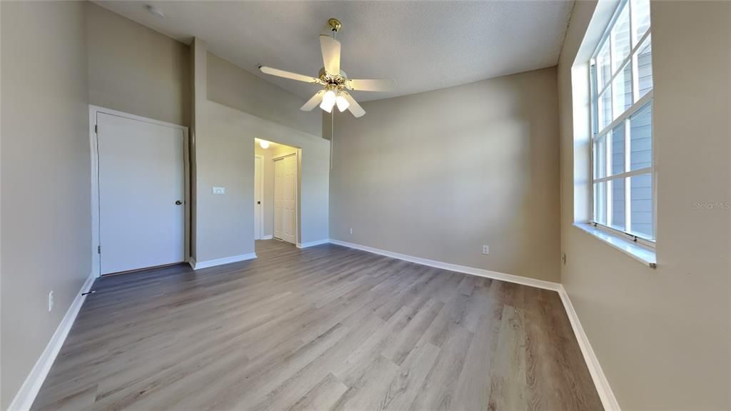For Sale: $249,900 (2 beds, 2 baths, 1120 Square Feet)