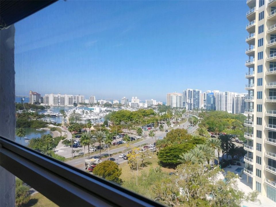 Offers sweeping views of the Sarasota Bay and downtown area
