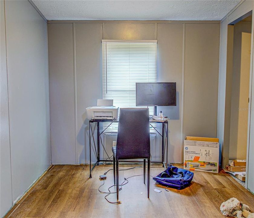 For Sale: $125,000 (3 beds, 2 baths, 1088 Square Feet)