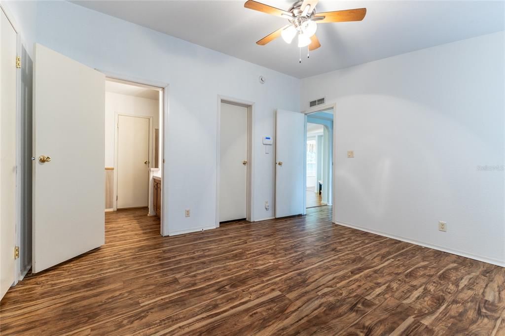 Active With Contract: $205,000 (3 beds, 2 baths, 1350 Square Feet)