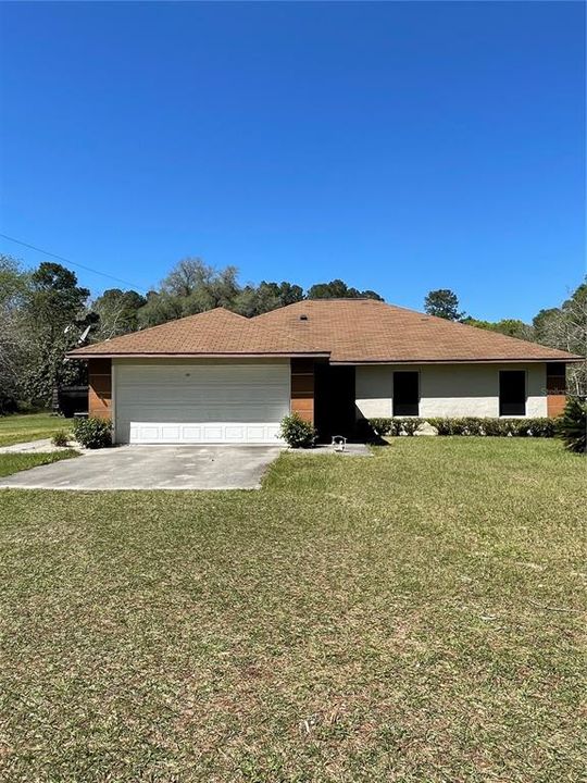 Recently Sold: $300,000 (3 beds, 2 baths, 1499 Square Feet)