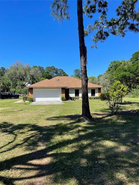 Recently Sold: $300,000 (3 beds, 2 baths, 1499 Square Feet)