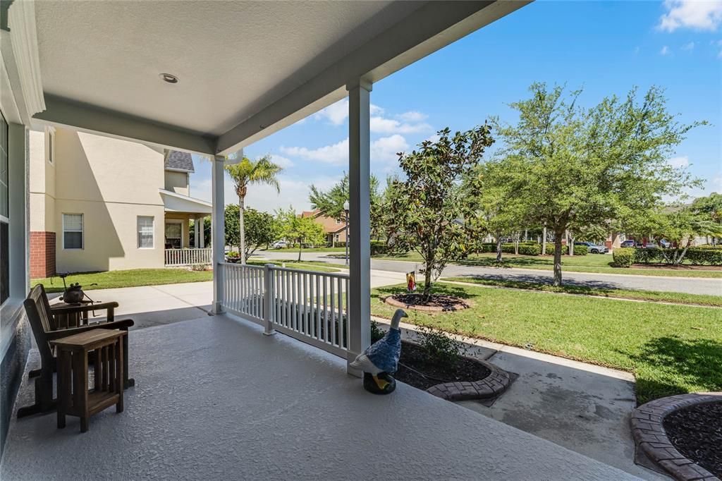 Active With Contract: $600,000 (4 beds, 3 baths, 2613 Square Feet)