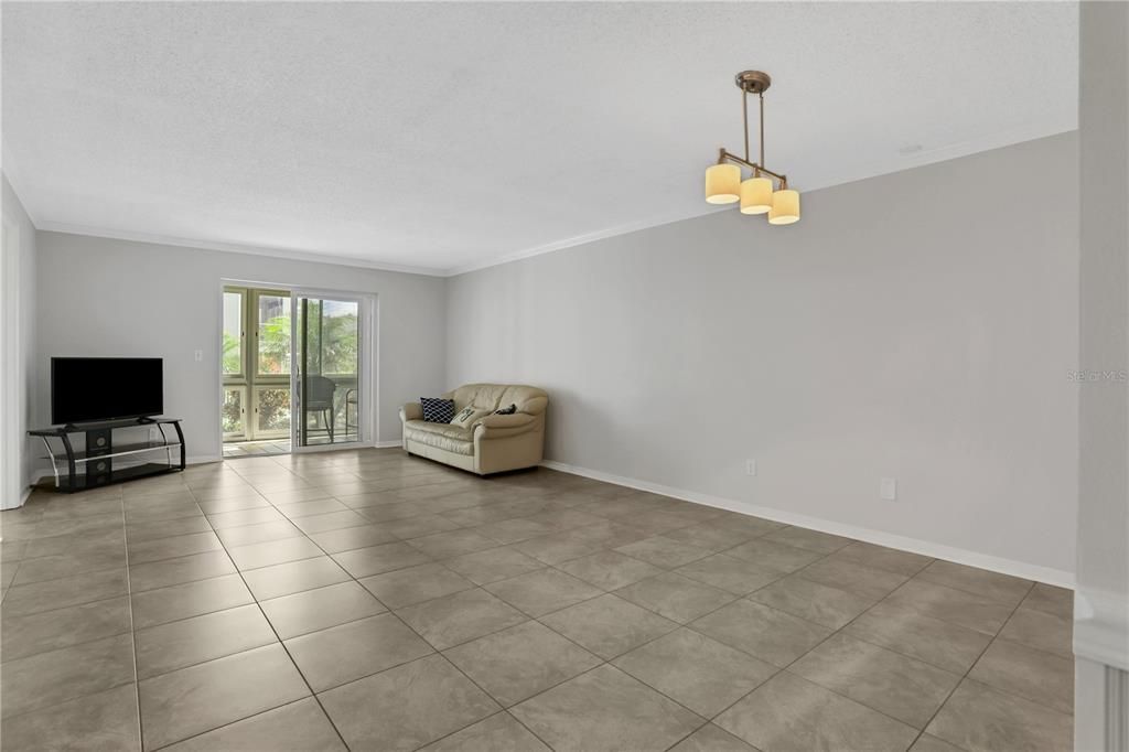 Active With Contract: $159,900 (3 beds, 2 baths, 1232 Square Feet)