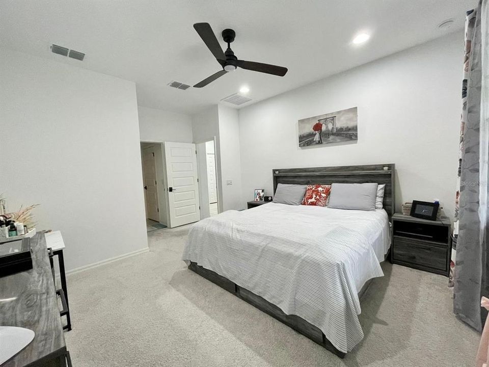 Active With Contract: $2,900 (4 beds, 2 baths, 2325 Square Feet)