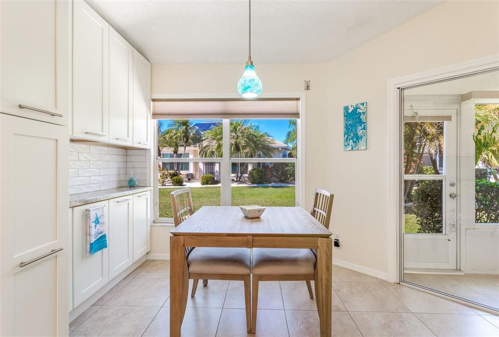 Recently Sold: $360,000 (2 beds, 2 baths, 1815 Square Feet)
