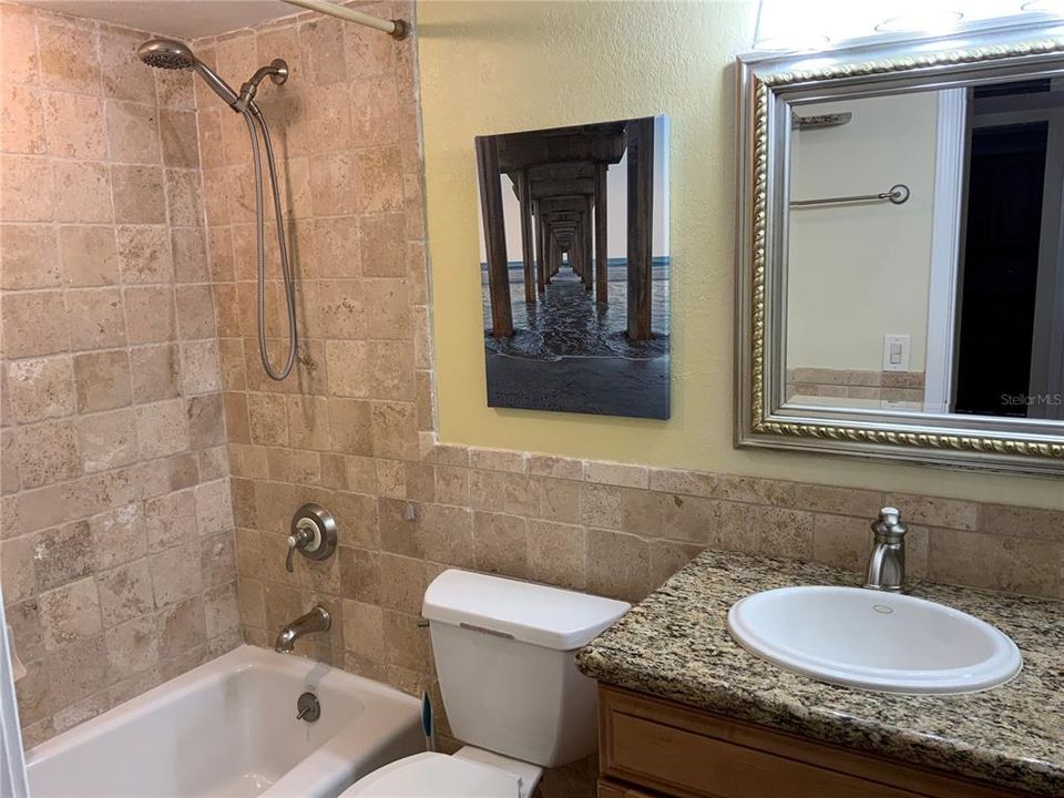 For Sale: $282,000 (1 beds, 1 baths, 971 Square Feet)
