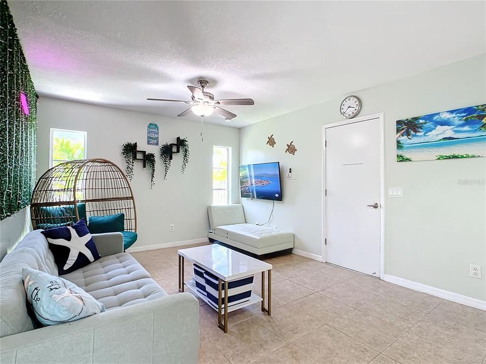 Active With Contract: $499,000 (3 beds, 2 baths, 1540 Square Feet)
