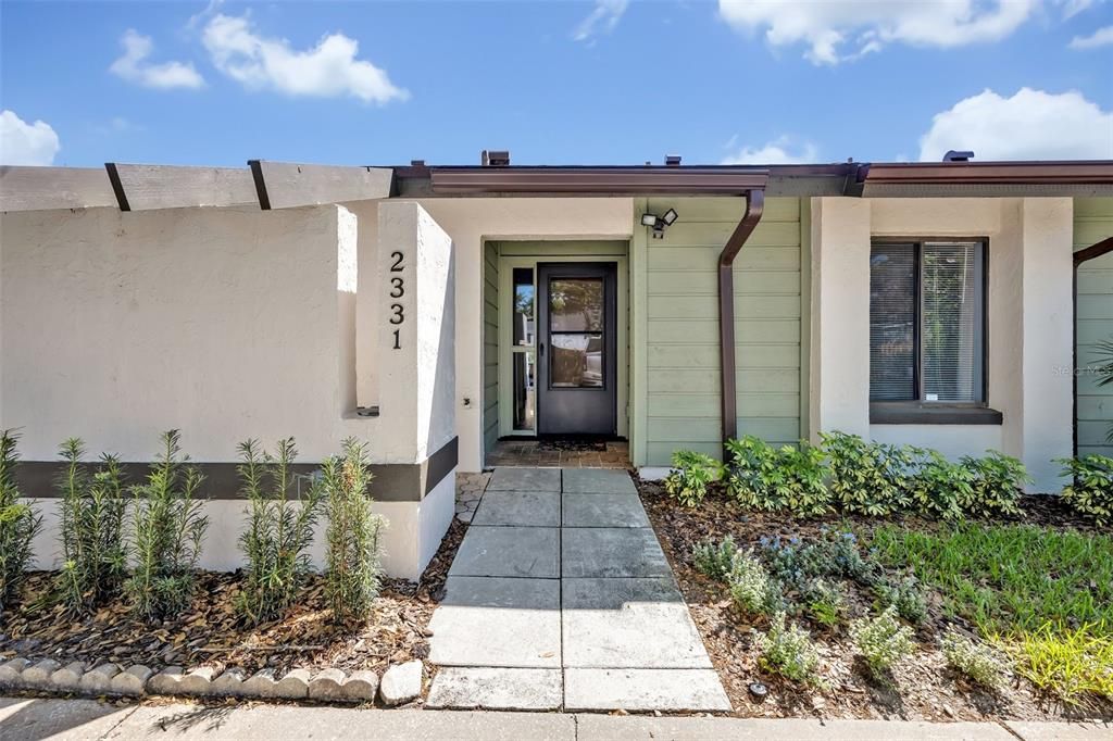 For Sale: $288,000 (2 beds, 2 baths, 1295 Square Feet)