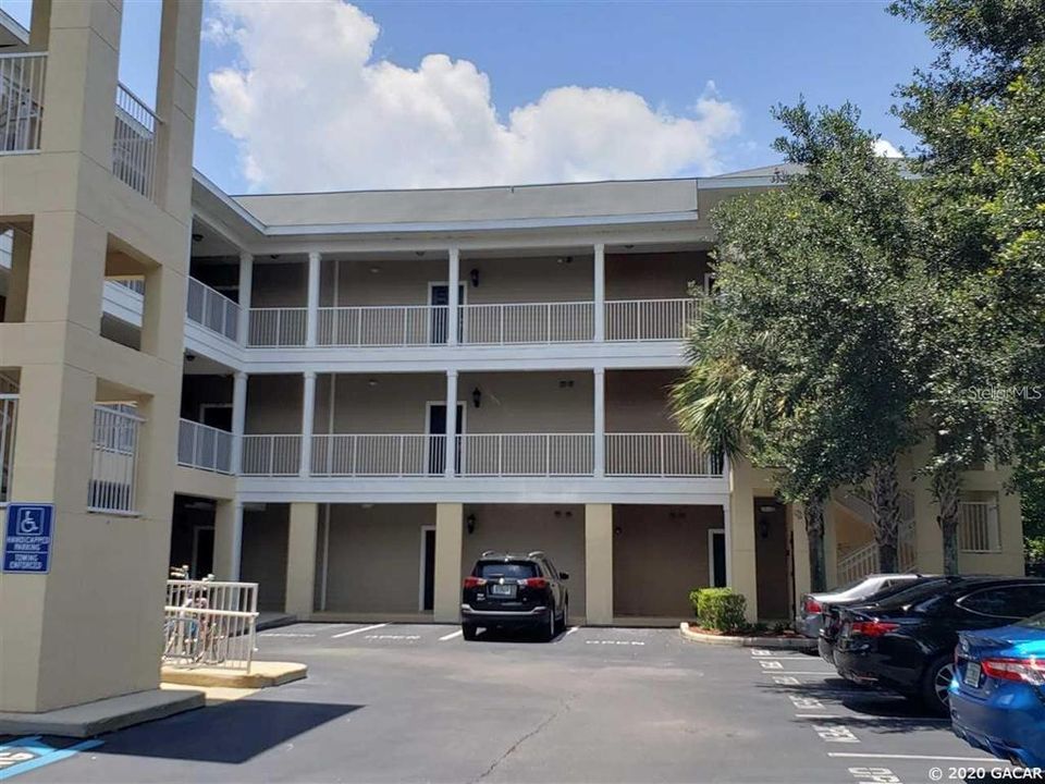 Recently Sold: $195,000 (1 beds, 1 baths, 640 Square Feet)