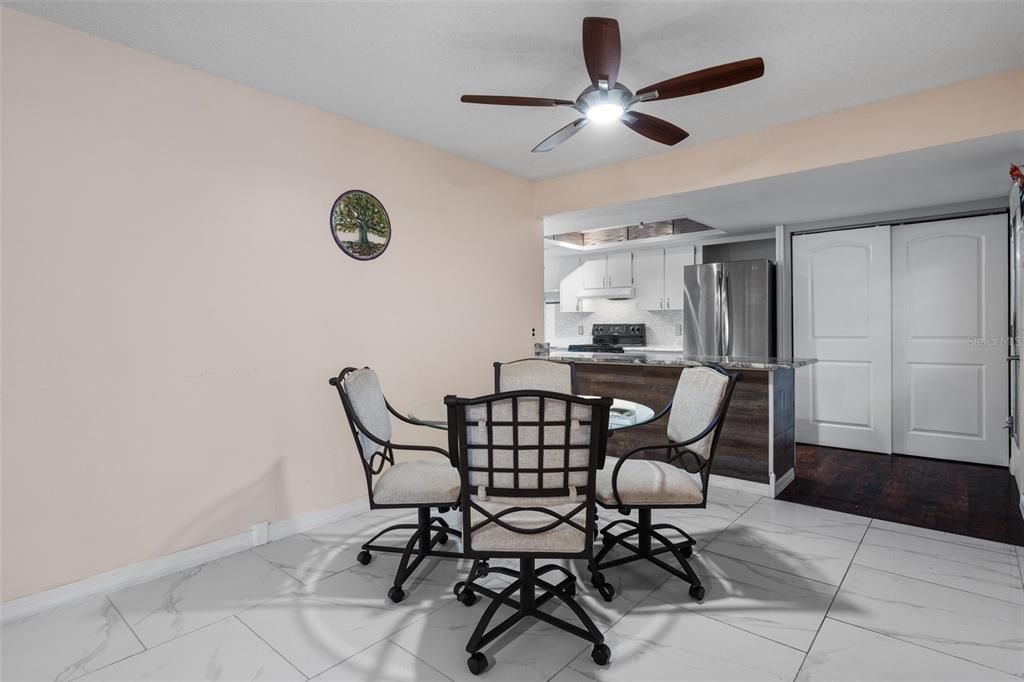 For Sale: $289,900 (2 beds, 2 baths, 1674 Square Feet)