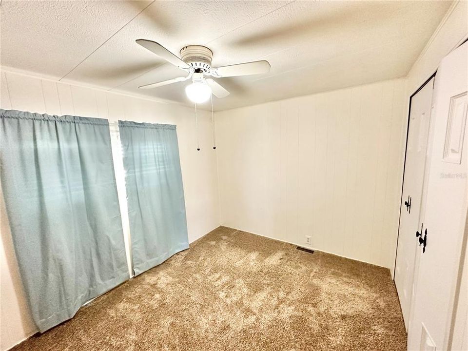 For Sale: $149,900 (3 beds, 2 baths, 1382 Square Feet)