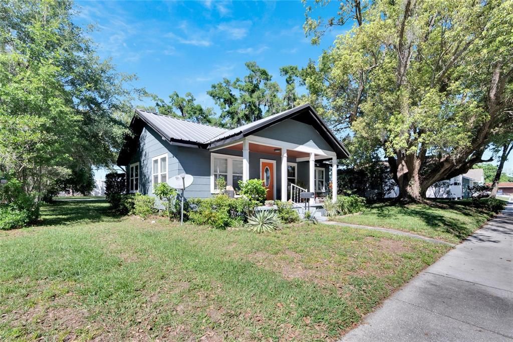 Recently Sold: $219,900 (2 beds, 1 baths, 948 Square Feet)
