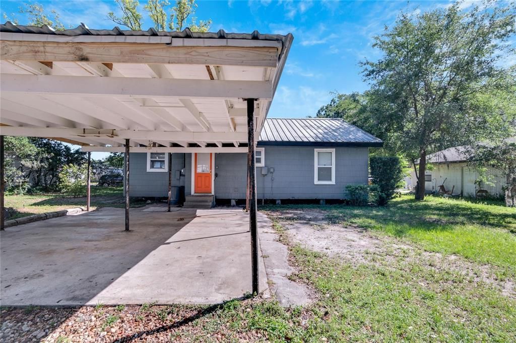 Recently Sold: $219,900 (2 beds, 1 baths, 948 Square Feet)