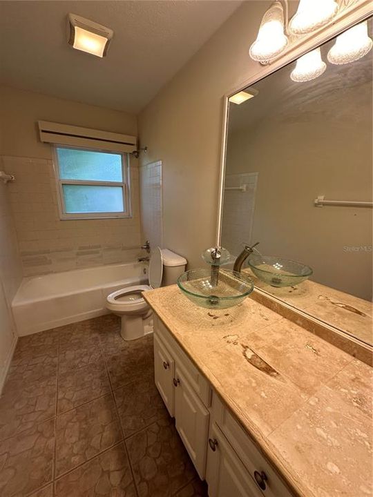 Active With Contract: $2,900 (4 beds, 2 baths, 2270 Square Feet)