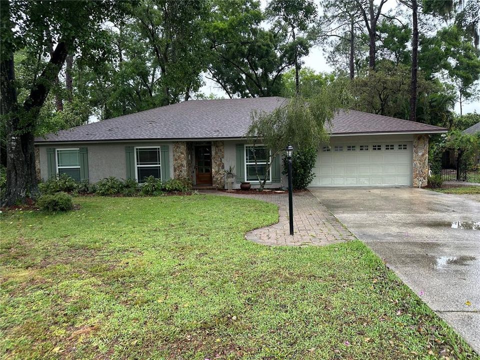 Active With Contract: $2,900 (4 beds, 2 baths, 2270 Square Feet)