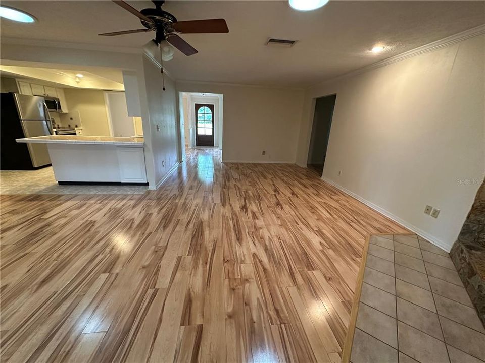 Active With Contract: $2,900 (4 beds, 2 baths, 2270 Square Feet)