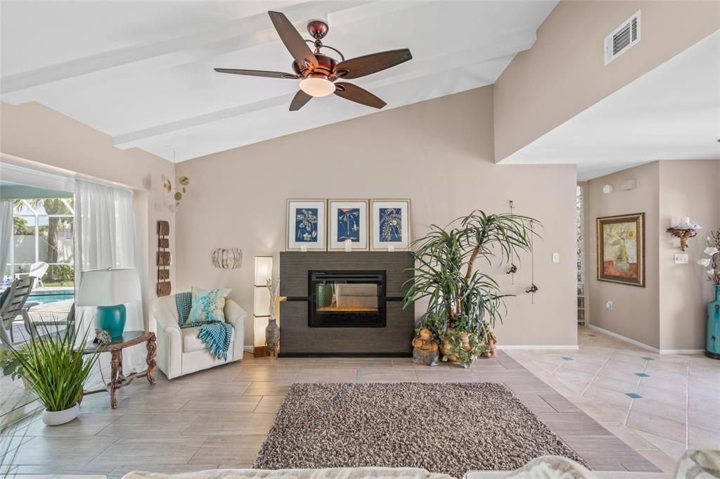 Active With Contract: $774,900 (3 beds, 3 baths, 2084 Square Feet)