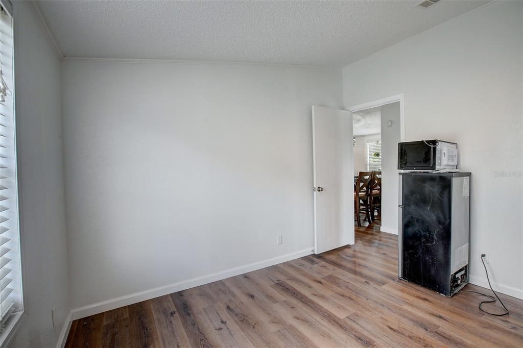 Active With Contract: $224,900 (3 beds, 2 baths, 1456 Square Feet)