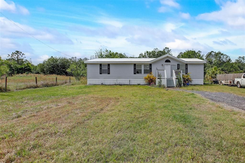 Active With Contract: $224,900 (3 beds, 2 baths, 1456 Square Feet)