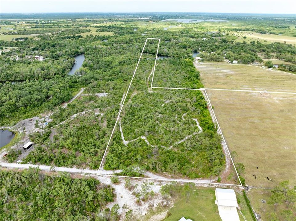 На продажу: $299,000 (12.40 acres)