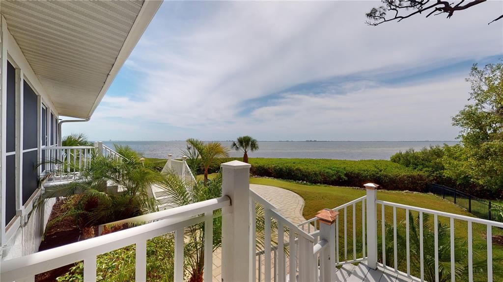 Recently Sold: $1,350,000 (2 beds, 2 baths, 2420 Square Feet)