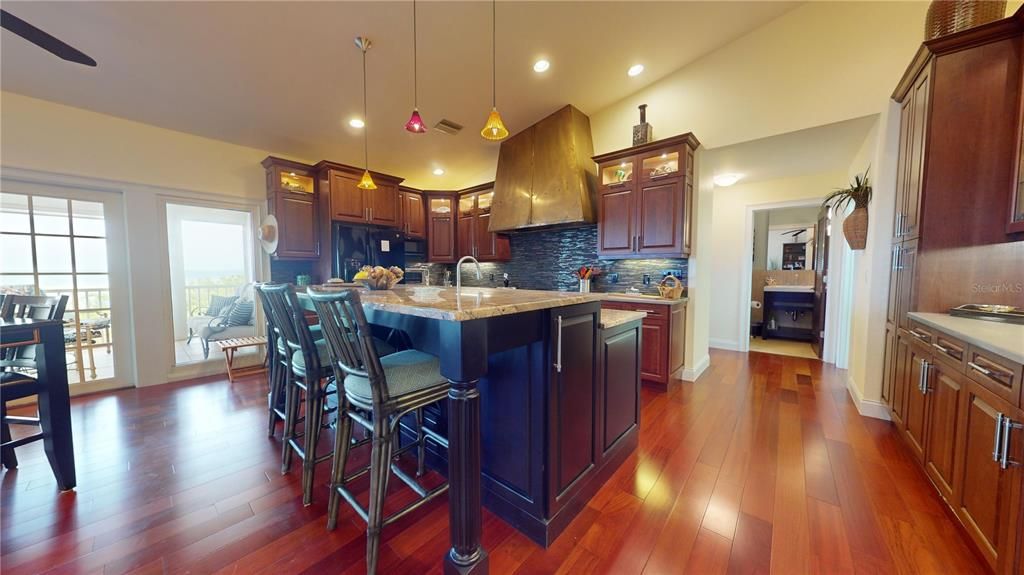 Recently Sold: $1,350,000 (2 beds, 2 baths, 2420 Square Feet)