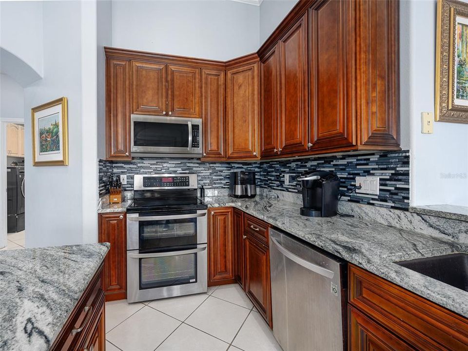 Recently Sold: $675,000 (4 beds, 3 baths, 2501 Square Feet)