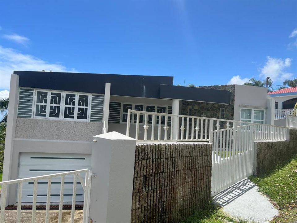 Recently Sold: $220,000 (3 beds, 2 baths, 1567 Square Feet)