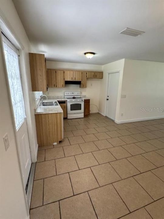 For Sale: $199,000 (3 beds, 1 baths, 966 Square Feet)