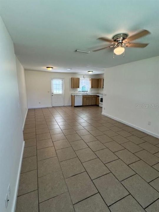 Active With Contract: $199,000 (3 beds, 1 baths, 966 Square Feet)