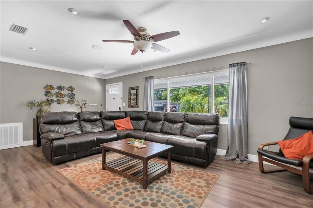 Active With Contract: $589,000 (4 beds, 2 baths, 1823 Square Feet)