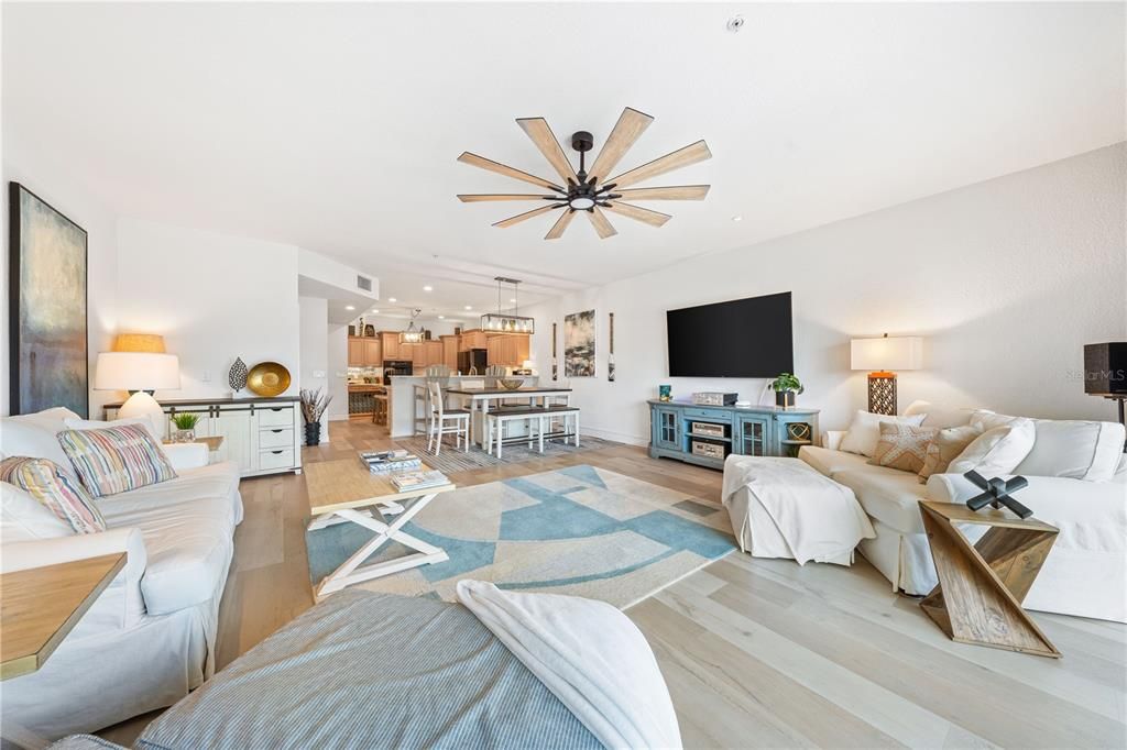 Active With Contract: $1,025,000 (3 beds, 3 baths, 2376 Square Feet)