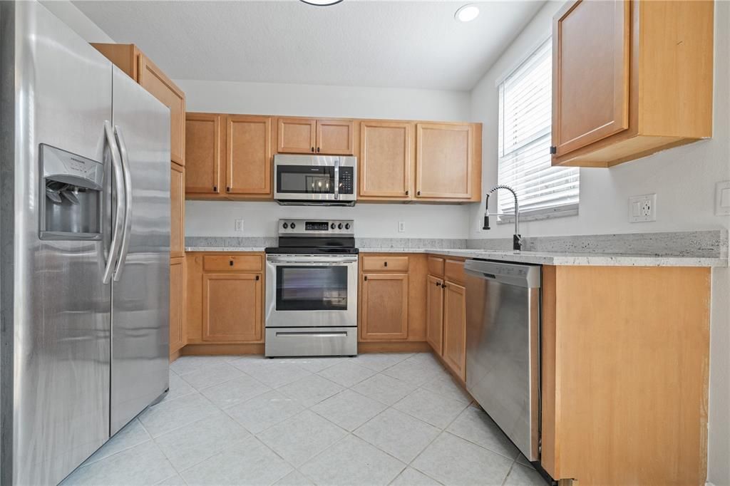 For Sale: $245,000 (3 beds, 2 baths, 1366 Square Feet)