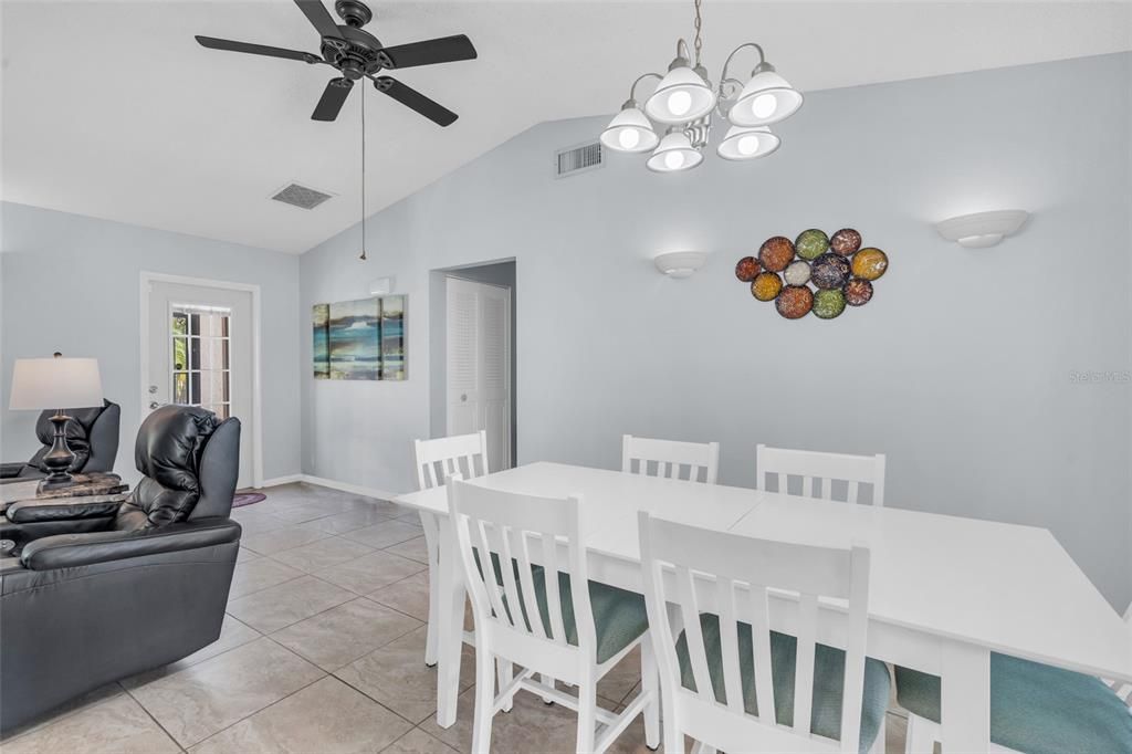 For Sale: $375,000 (3 beds, 2 baths, 1311 Square Feet)