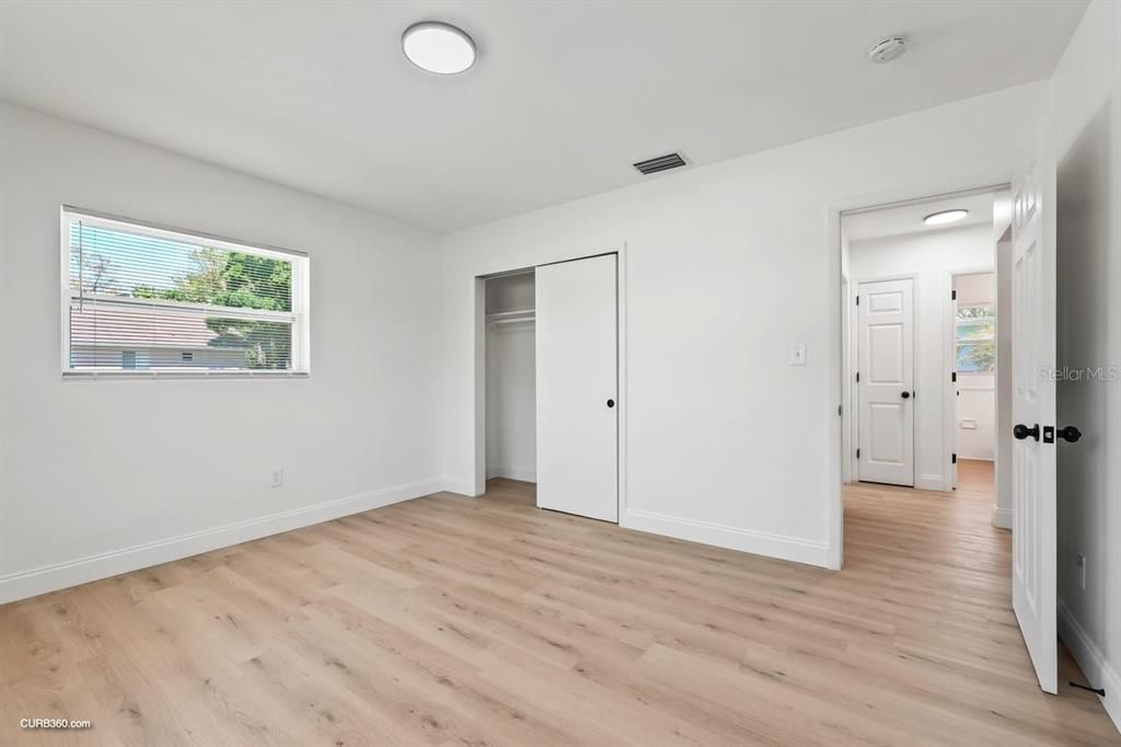 Recently Sold: $405,000 (3 beds, 2 baths, 1275 Square Feet)
