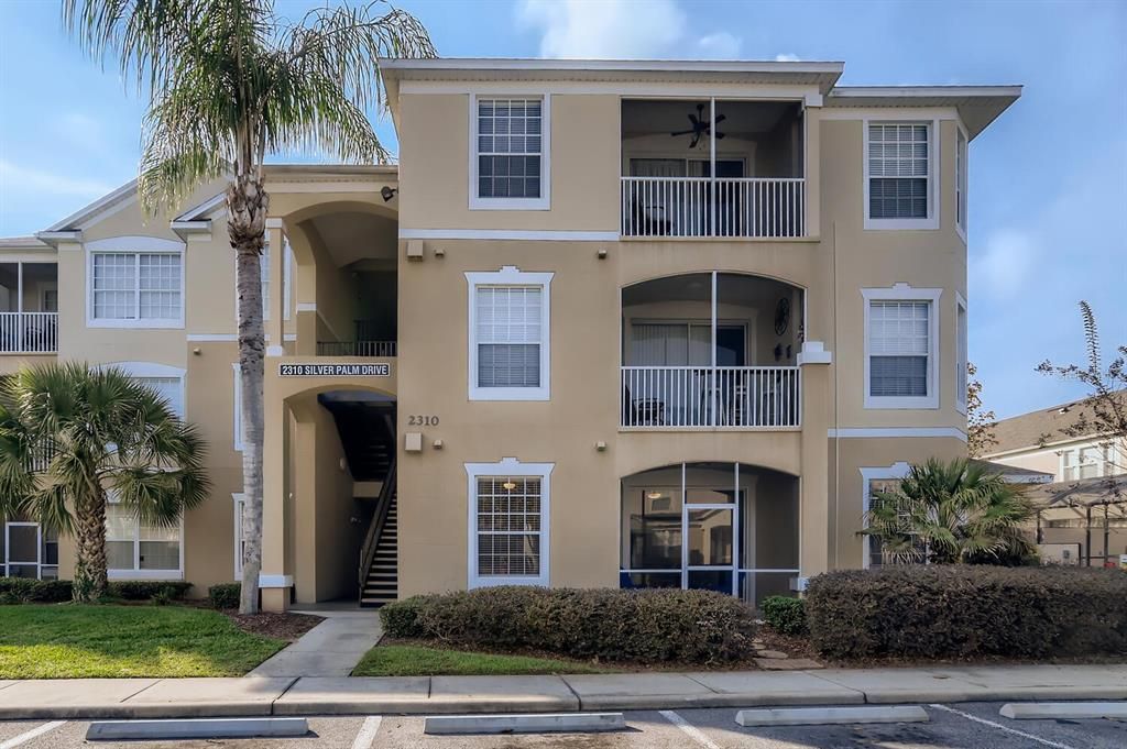 Recently Sold: $310,000 (3 beds, 2 baths, 1268 Square Feet)