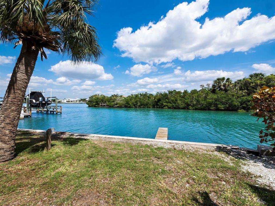 Deeded dock on intracoastal