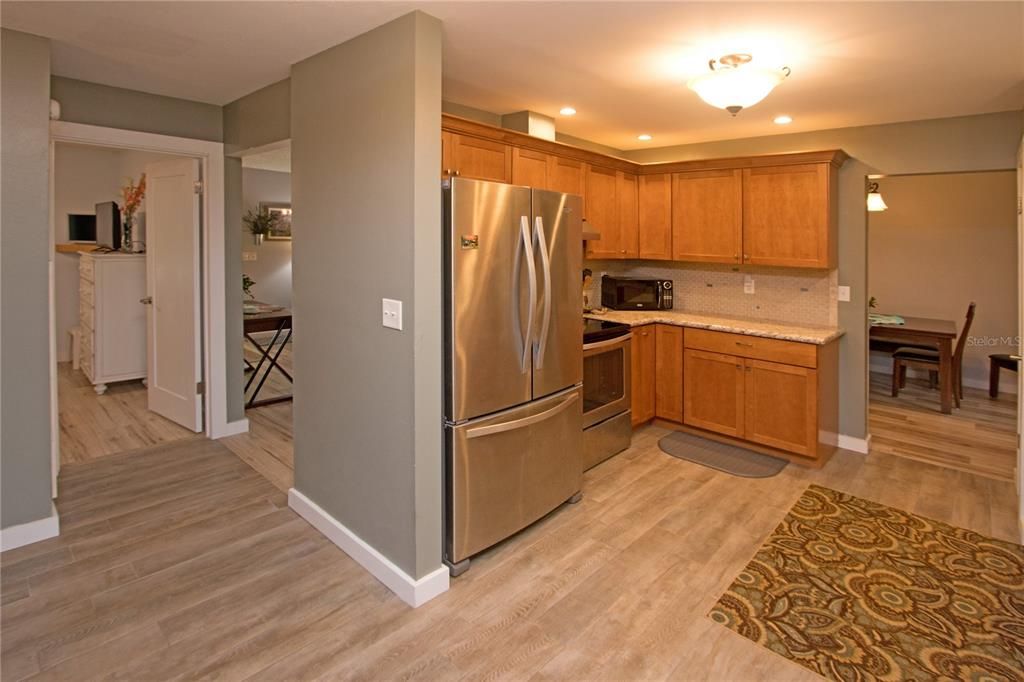 For Sale: $239,000 (2 beds, 2 baths, 1370 Square Feet)