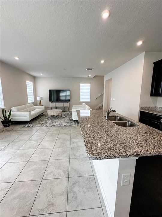 Active With Contract: $2,550 (3 beds, 2 baths, 1934 Square Feet)