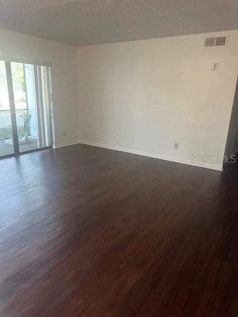 For Rent: $1,600 (2 beds, 2 baths, 975 Square Feet)
