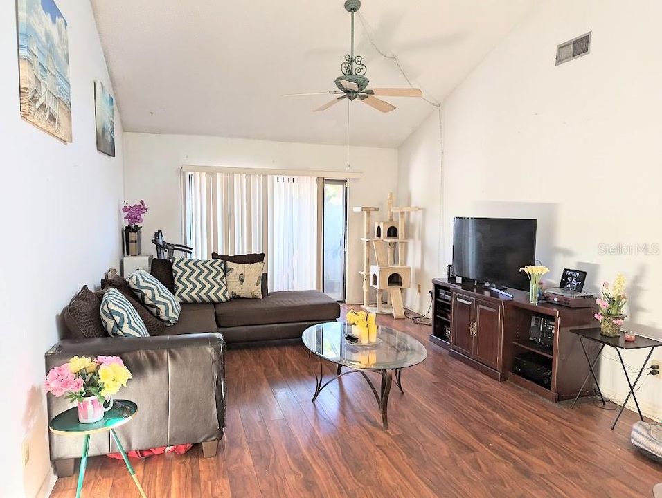 For Sale: $308,000 (3 beds, 2 baths, 1590 Square Feet)