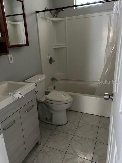 For Sale: $250,000 (2 beds, 2 baths, 840 Square Feet)