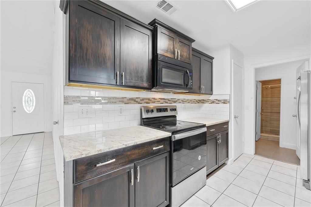 Recently Sold: $359,990 (3 beds, 2 baths, 1340 Square Feet)