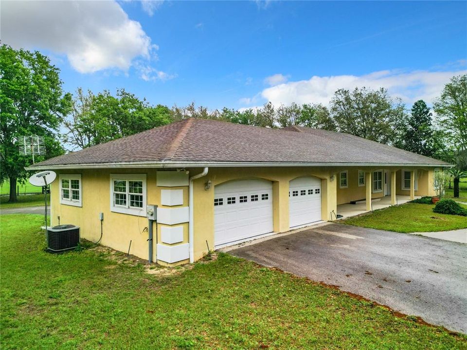 For Sale: $999,000 (3 beds, 2 baths, 2474 Square Feet)